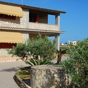 Garzia Bed & Breakfast Marinella (Sardinia)